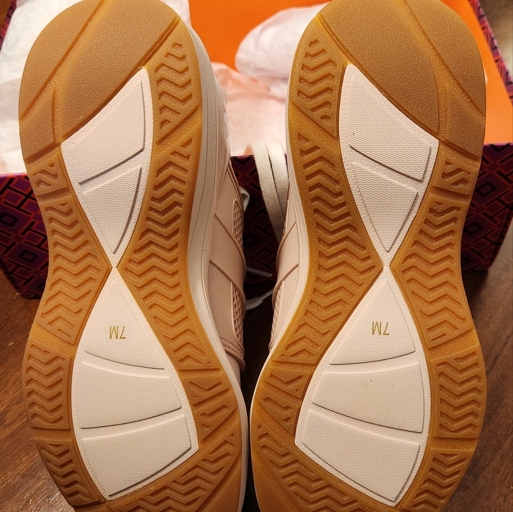 NIB TORY BURCH T sock runner - Picture 8 of 11